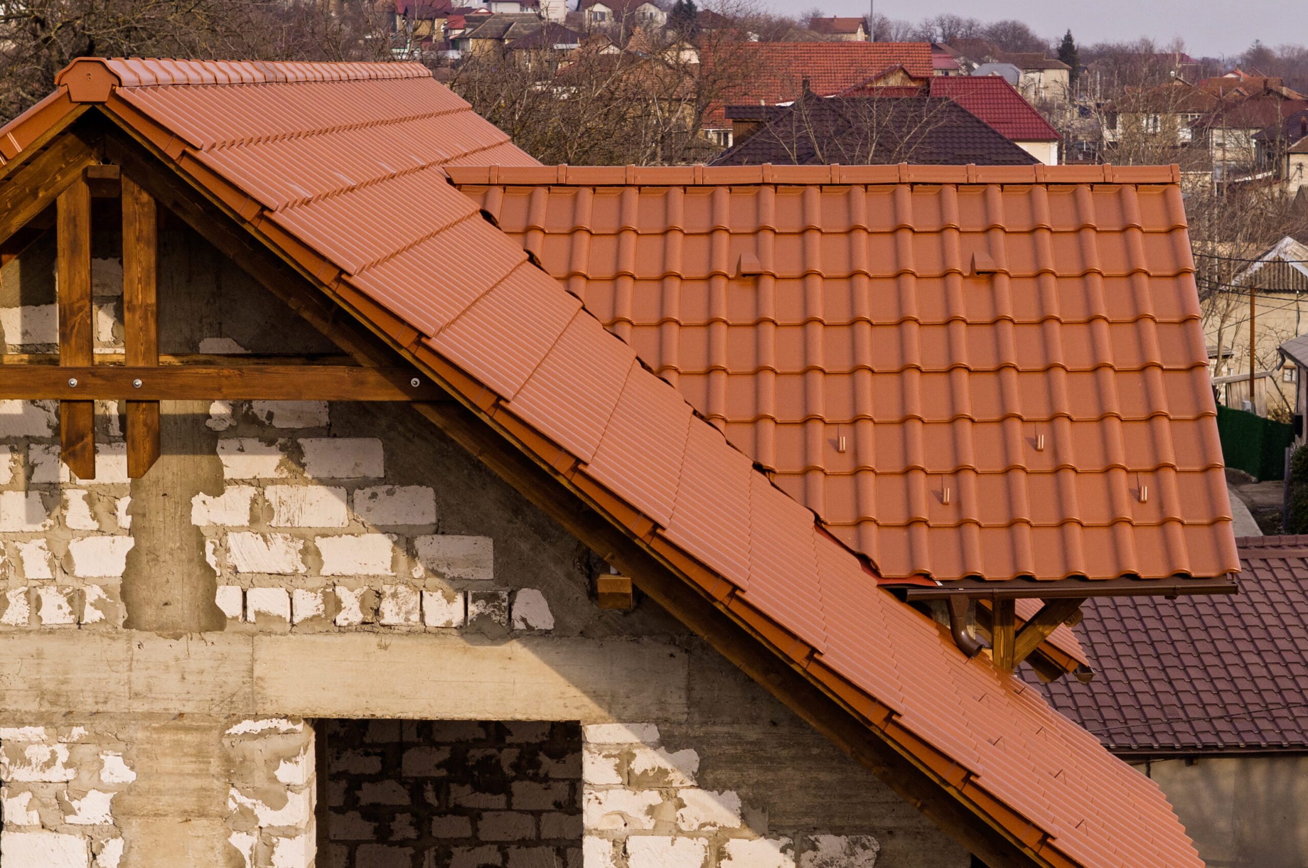 Acoperiș de țiglă ceramică